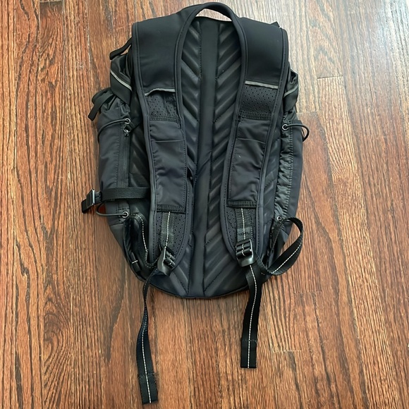 Lululemon backpack - Picture 2 of 4